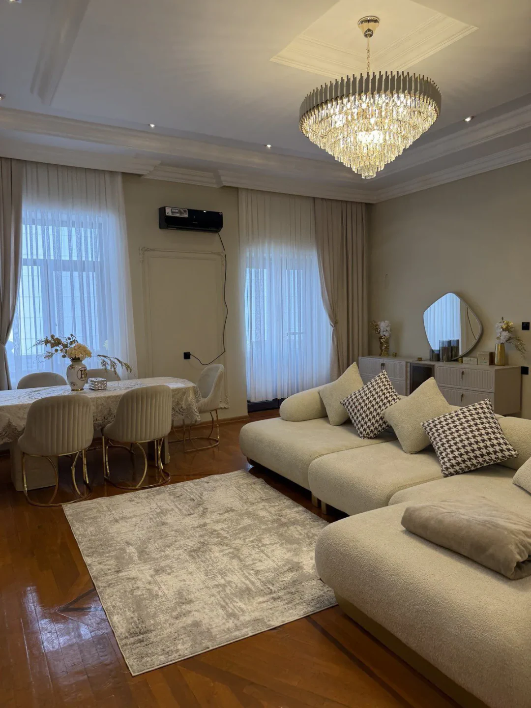 3-комн. квартира в аренду, 135 м², Сабаильский район, Баку. Фото 1