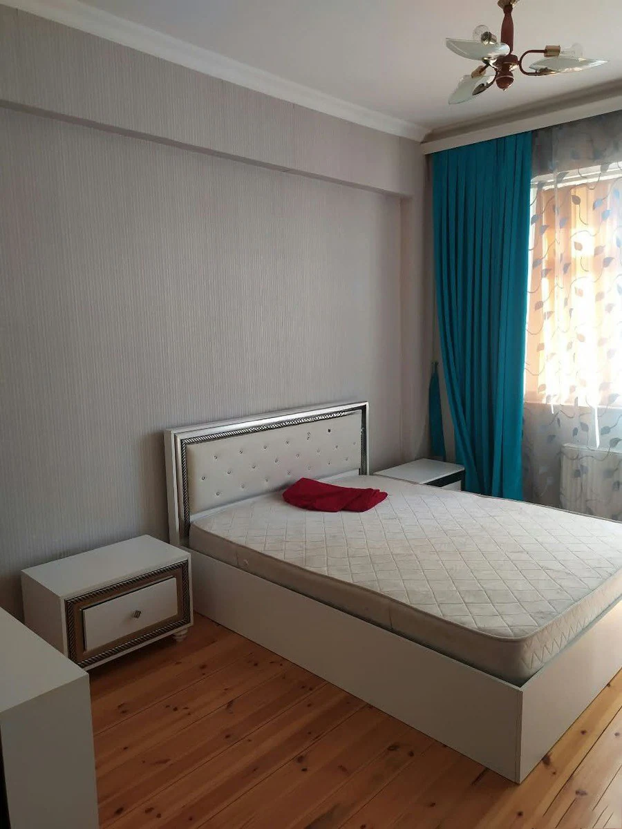 Kirayə 3 otaqlı 120 m² mənzil, Xətai rayonu, Bakı — 10-ci mərtəbə. Foto 1