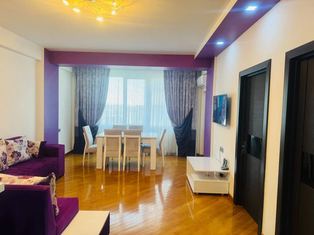 Kirayə 2 otaqlı 85 m² mənzil, Nizami, Bakı. Foto 1