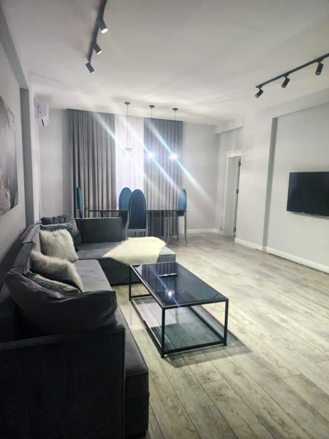 Kirayə: 2 otaqlı 85 m² mənzil