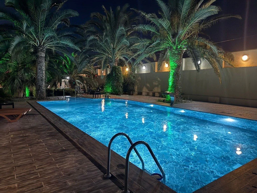 Günlük kirayə 8 otaqlı 700 m² fərdi ev, Xəzər rayonu, Bakı. Foto 1