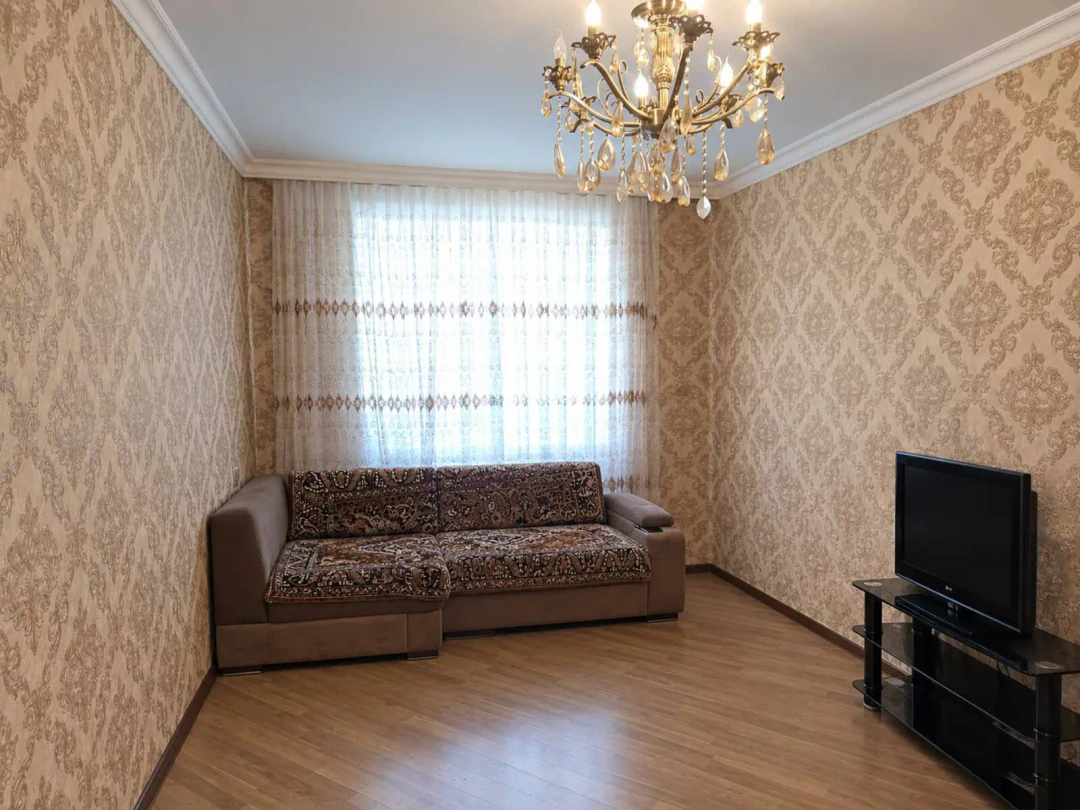 2-комн. квартира 60 м², Низаминский, Баку. Фото 1