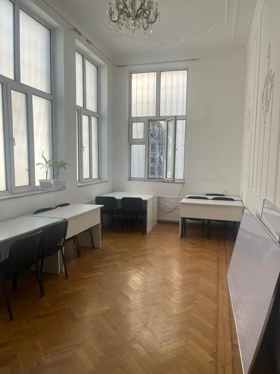 Офис в аренду, 360 м², Ясамальский район, Баку. Фото 1