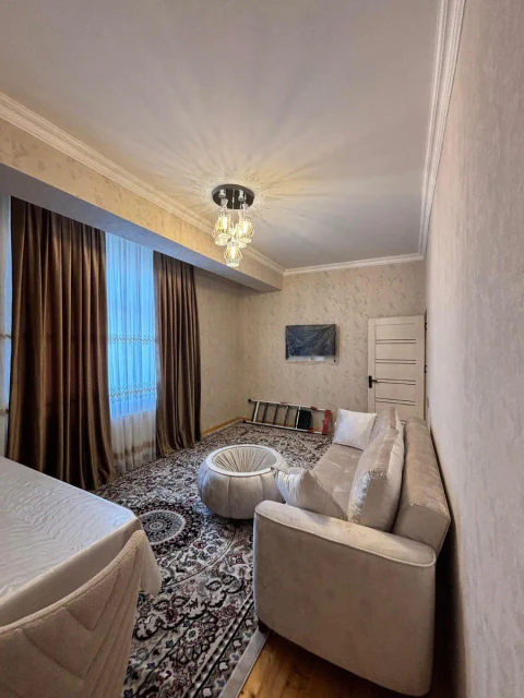 Kirayə: 2 otaqlı 75 m² mənzil