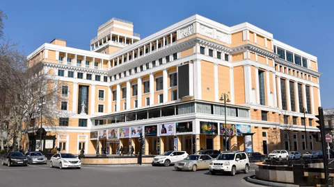 3 otaqlı 150 m² mənzil