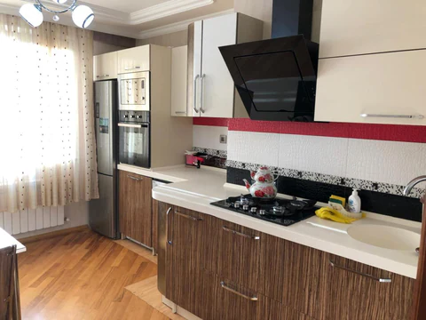 Kirayə: 2 otaqlı 75 m² mənzil