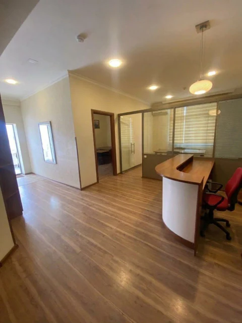 Kirayə: 200 m² ofis