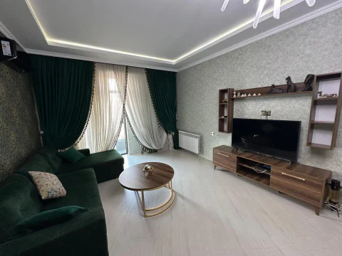 Kirayə: 2 otaqlı 100 m² mənzil