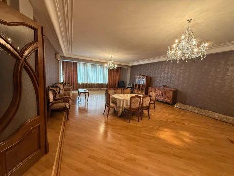Аренда: 5-комн. квартира 260 м²