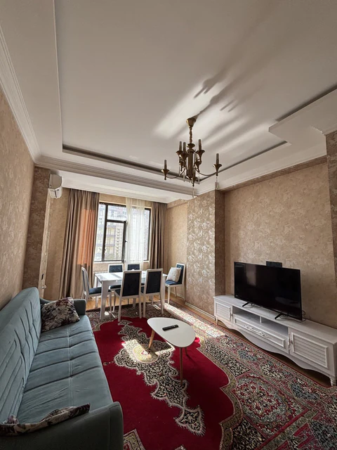 Kirayə: 2 otaqlı 65 m² mənzil