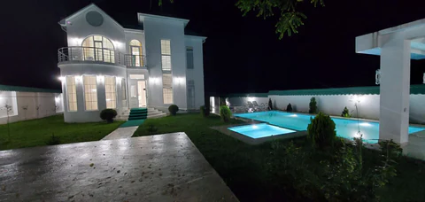 Günlük kirayə 6 otaqlı 220 m² fərdi ev