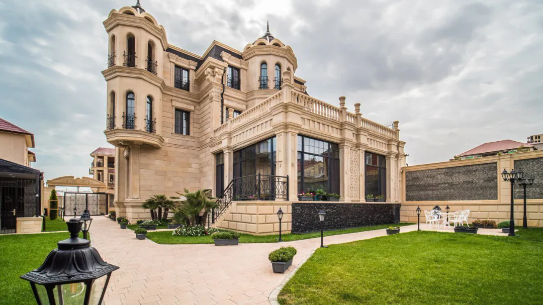 7 otaqlı 730 m² fərdi ev, Səbail rayonu, Bakı. Foto 1