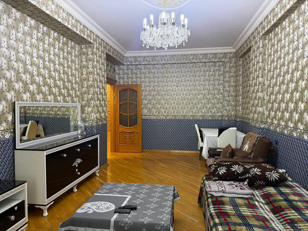 3 otaqlı 130 m² mənzil, Nəsimi rayonu, Bakı — 12-ci mərtəbə. Foto 1