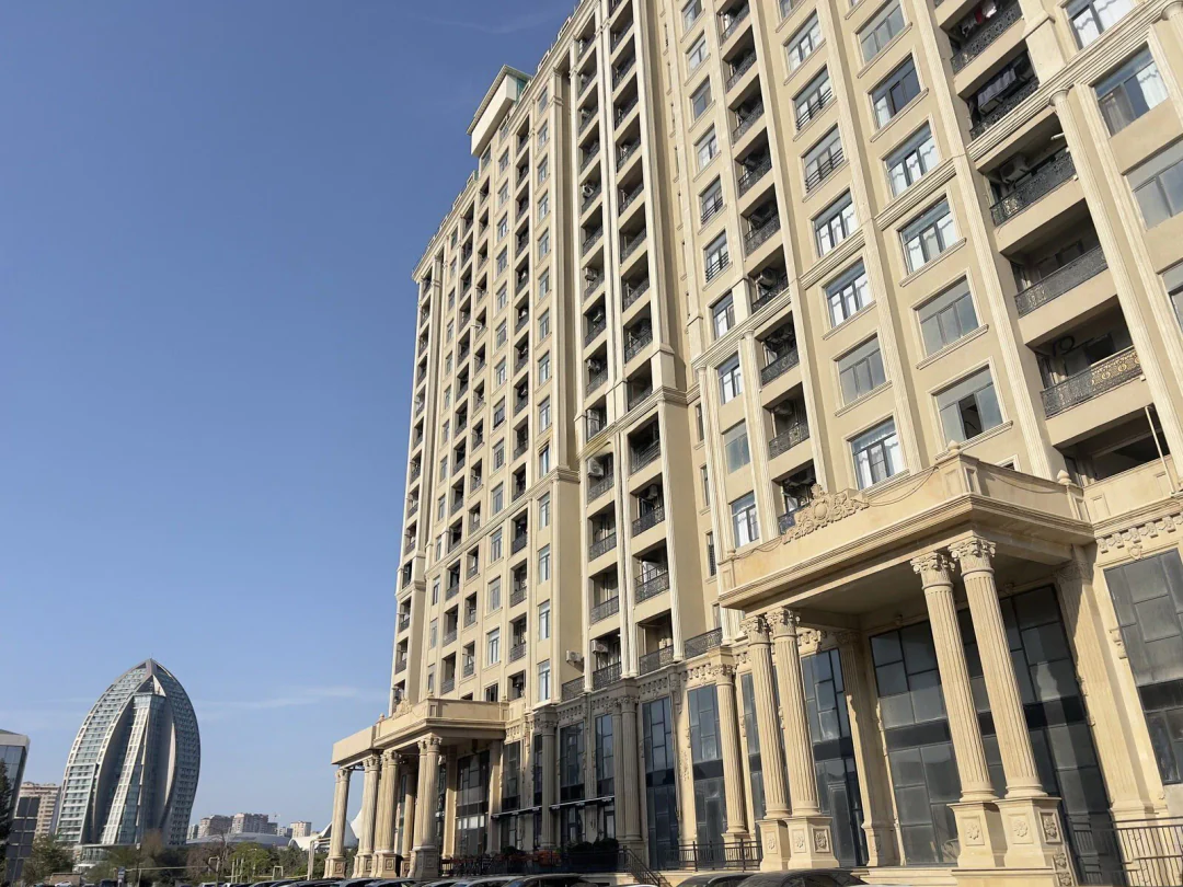 Günlük kirayə 2 otaqlı 80 m² mənzil, Xətai rayonu, Bakı. Foto 1
