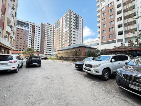 3 otaqlı 130 m² mənzil