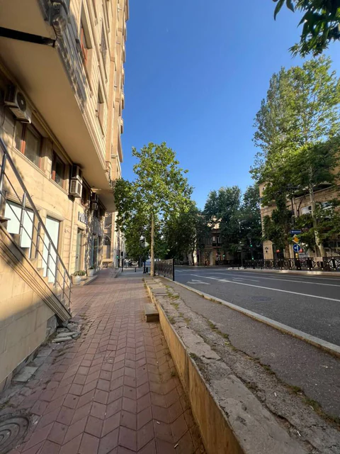 Kirayə: 300 m² obyekt
