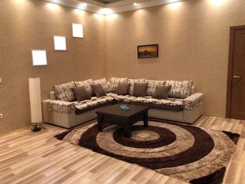 Kirayə: 2 otaqlı 70 m² mənzil
