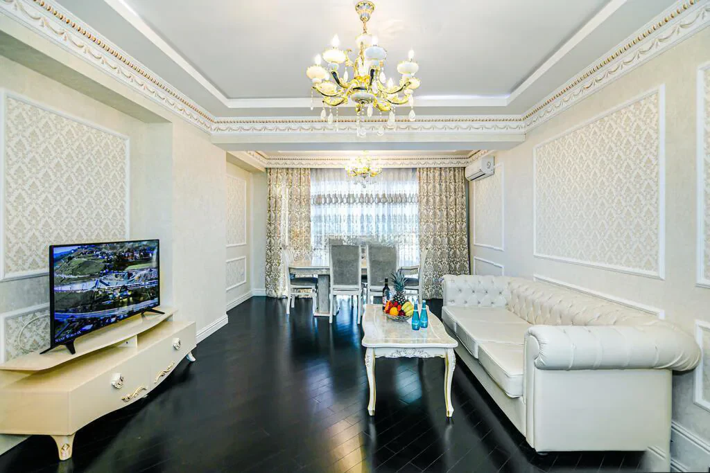 Günlük kirayə 3 otaqlı 120 m² mənzil, Xətai rayonu, Bakı. Foto 1