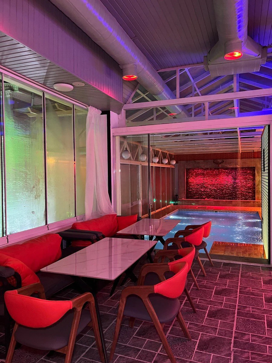 Günlük kirayə 5 otaqlı 220 m² fərdi ev, Xəzər rayonu, Bakı. Foto 1