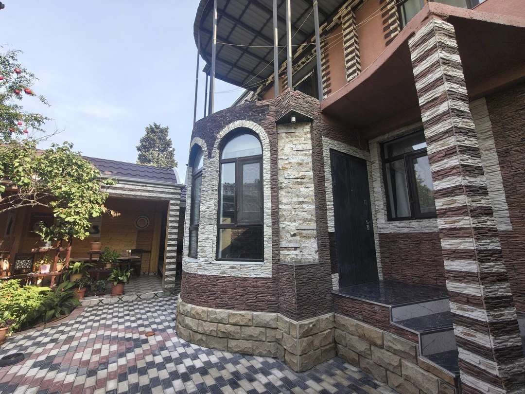 Kirayə 5 otaqlı 220 m² fərdi ev, Heydər Əliyev prospekti. Foto 1