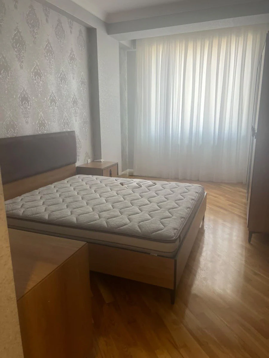 2-комн. квартира в аренду, 76 м², Хатаинский район, Баку. Фото 1