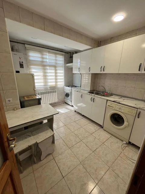 Kirayə: 2 otaqlı 65 m² mənzil