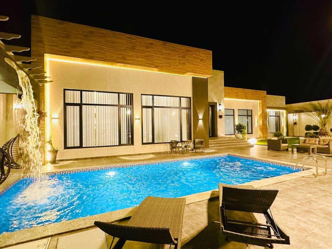 Günlük kirayə 5 otaqlı 350 m² fərdi ev, Xəzər rayonu, Bakı. Foto 1