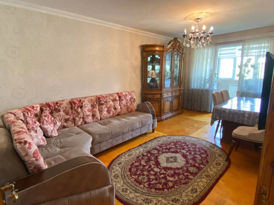 4-комн. квартира 90 м², Низаминский, Баку. Фото 1