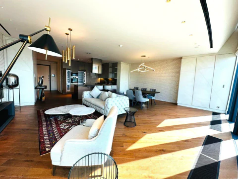 Kirayə: 3 otaqlı 200 m² mənzil