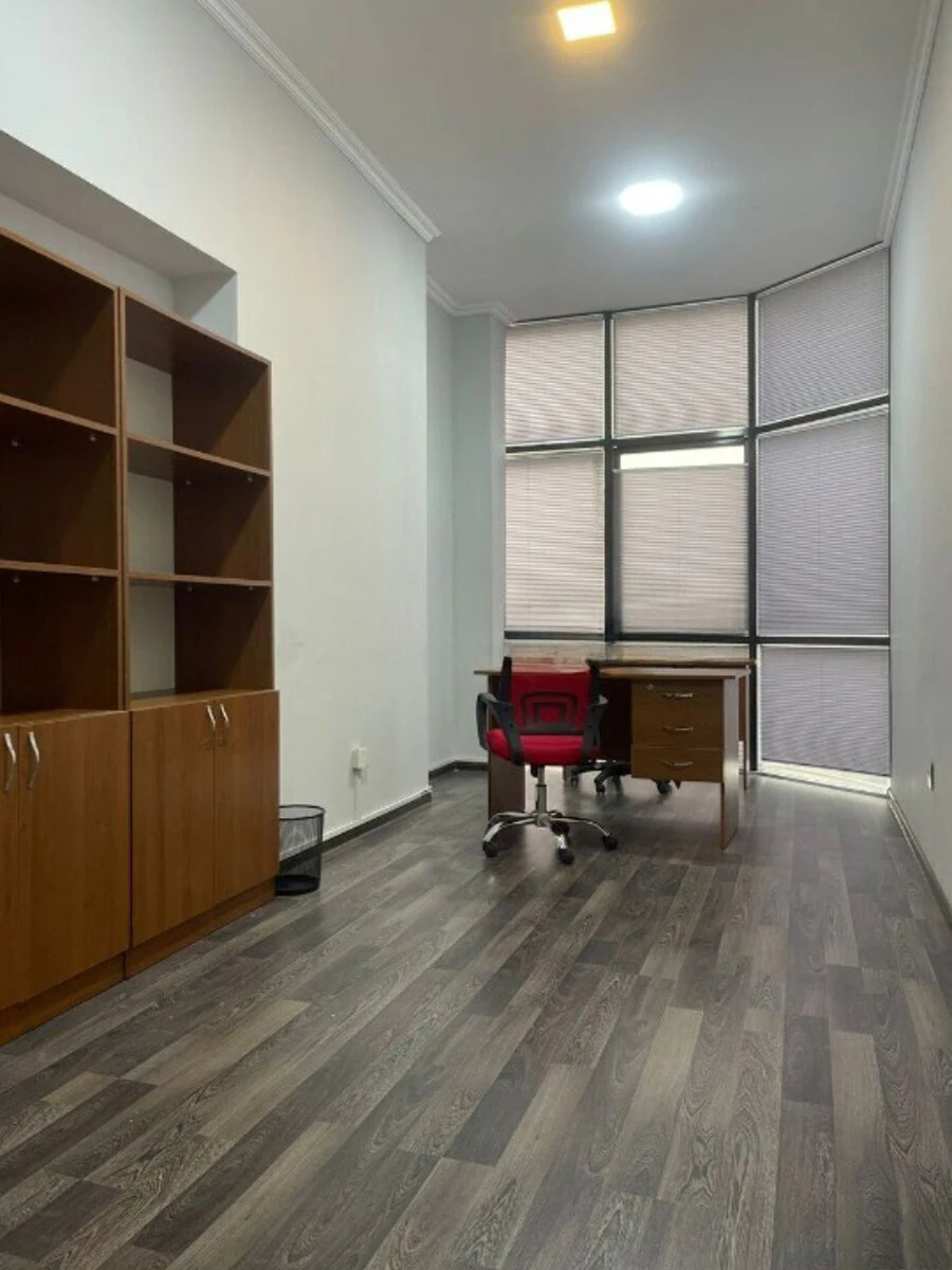 Kirayə 80 m² ofis, Nərimanov rayonu, Bakı — Təbriz küçəsi. Foto 1