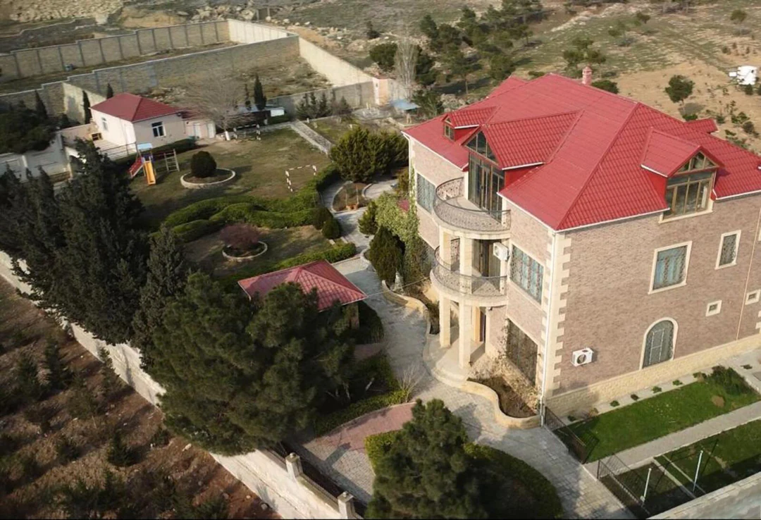 Продажа: 7-комн. дом 600 м², Сабаильский район, Баку. Фото 1