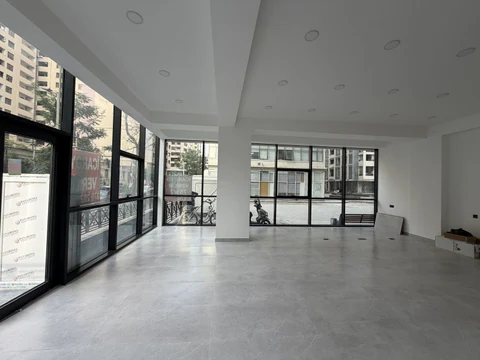 77 m² obyekt