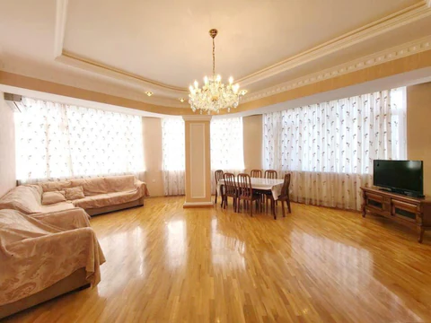 Kirayə: 3 otaqlı 130 m² mənzil