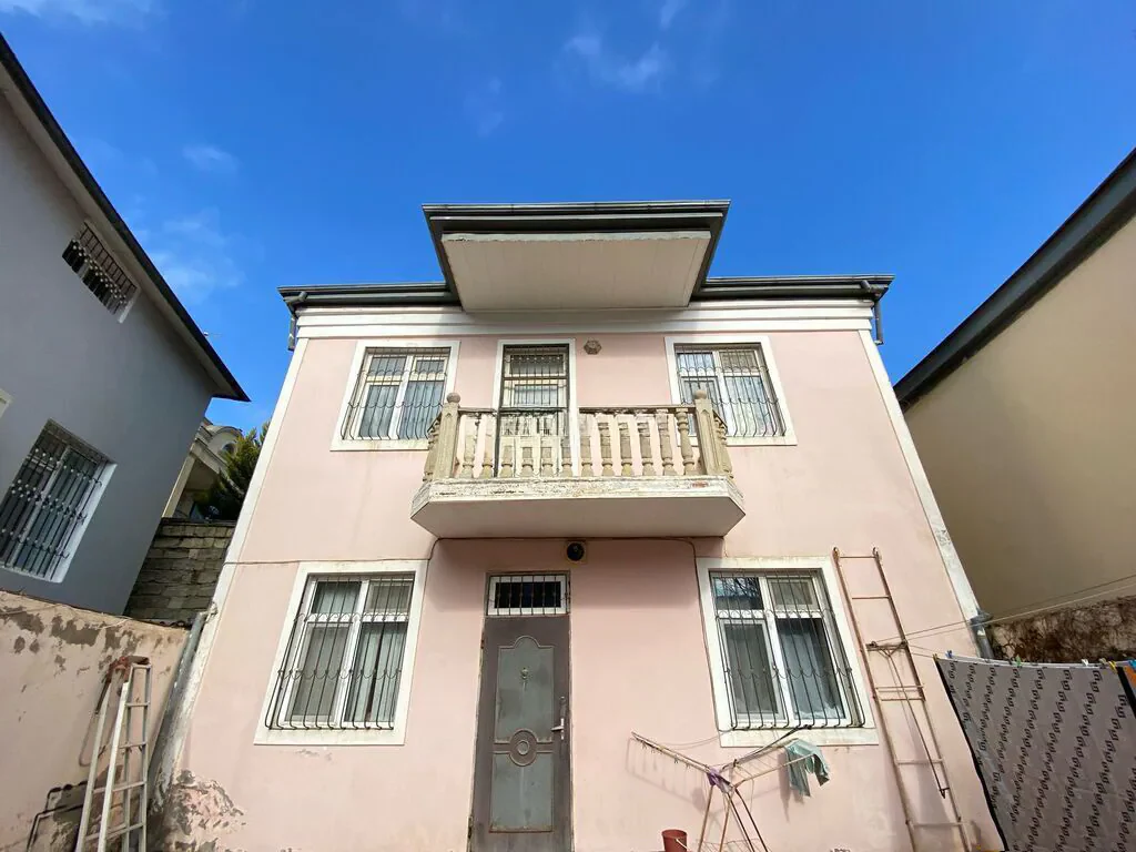 4 otaqlı 140 m² fərdi ev, Səbail rayonu, Bakı. Foto 1