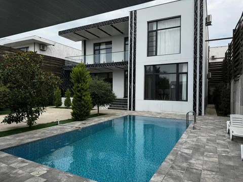 Günlük kirayə 5 otaqlı 320 m² fərdi ev