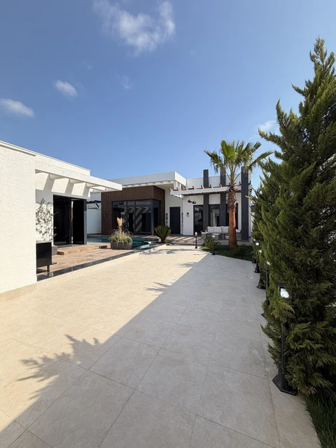 5 otaqlı 225 m² fərdi ev