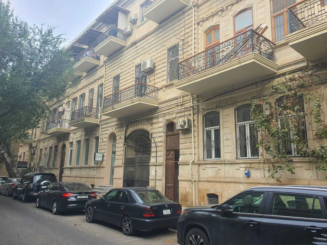 Kirayə 3 otaqlı 125 m² mənzil, Nəsimi rayonu, Bakı. Foto 1
