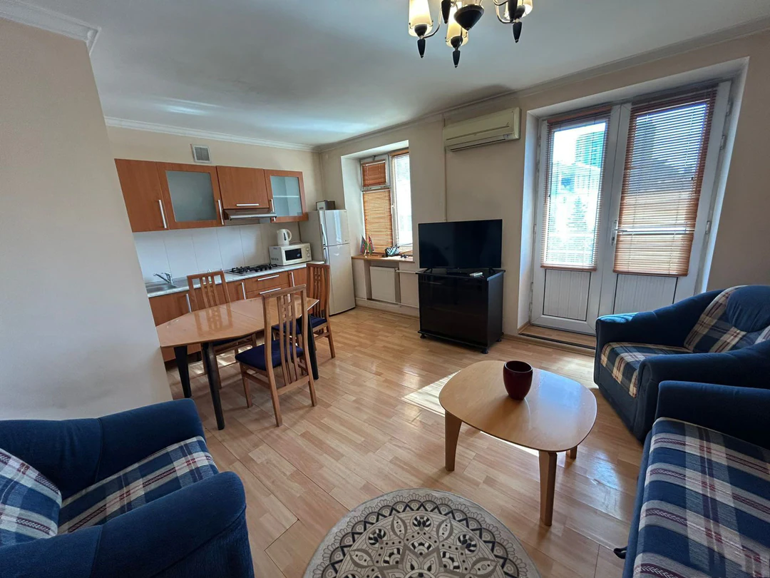 Günlük kirayə 2 otaqlı 60 m² mənzil, Nəsimi rayonu, Bakı. Foto 1