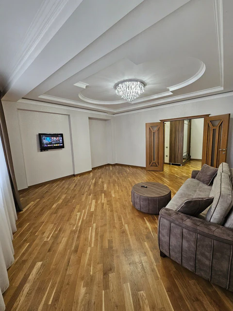 Kirayə: 2 otaqlı 80 m² mənzil