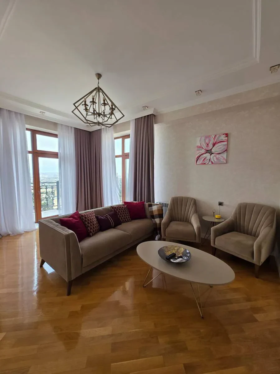 2-комн. квартира 65 м², Низаминский, Баку. Фото 1
