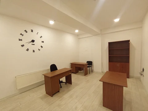 Kirayə: 30 m² ofis