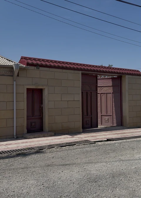 6 otaqlı 280 m² fərdi ev