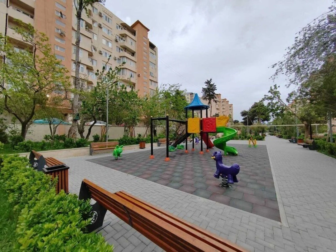 5 otaqlı 120 m² mənzil, Suraxanı, Bakı. Foto 1