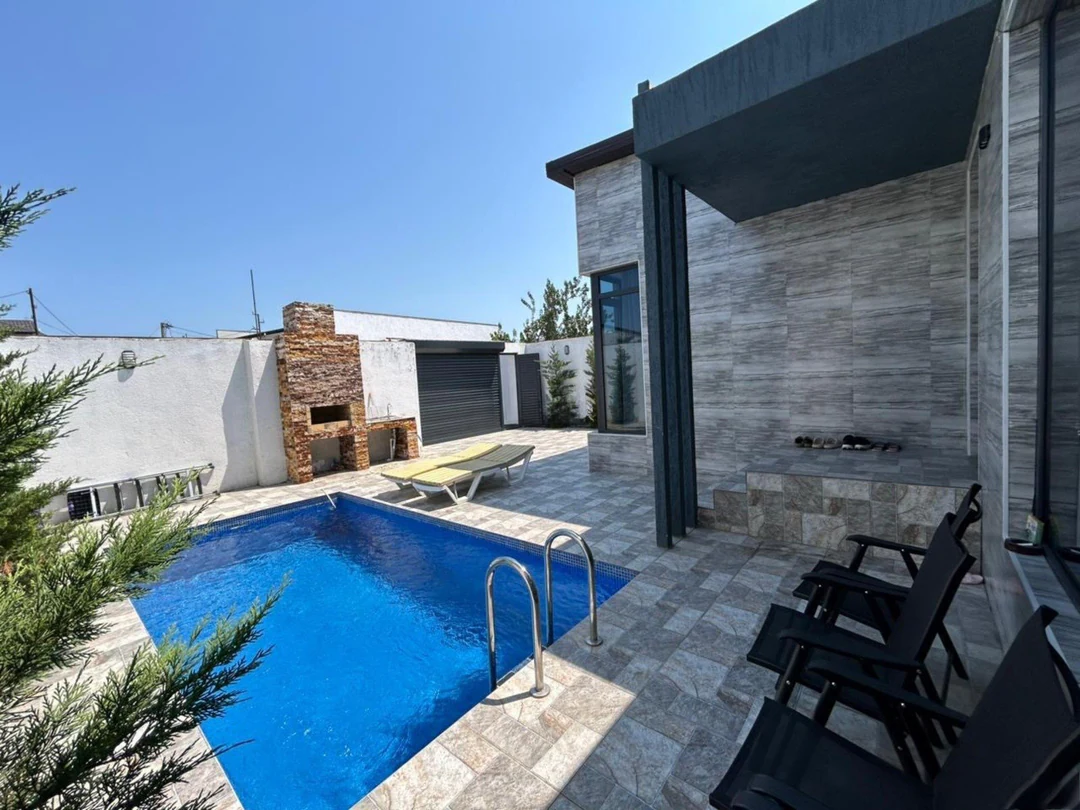 Günlük kirayə 3 otaqlı 112 m² fərdi ev, Xəzər rayonu, Bakı. Foto 1