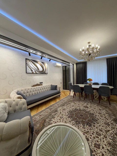 4 otaqlı 158 m² mənzil