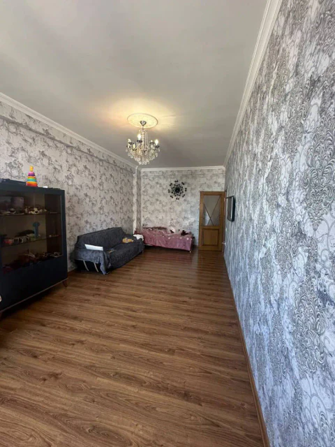 Kirayə: 2 otaqlı 76 m² mənzil