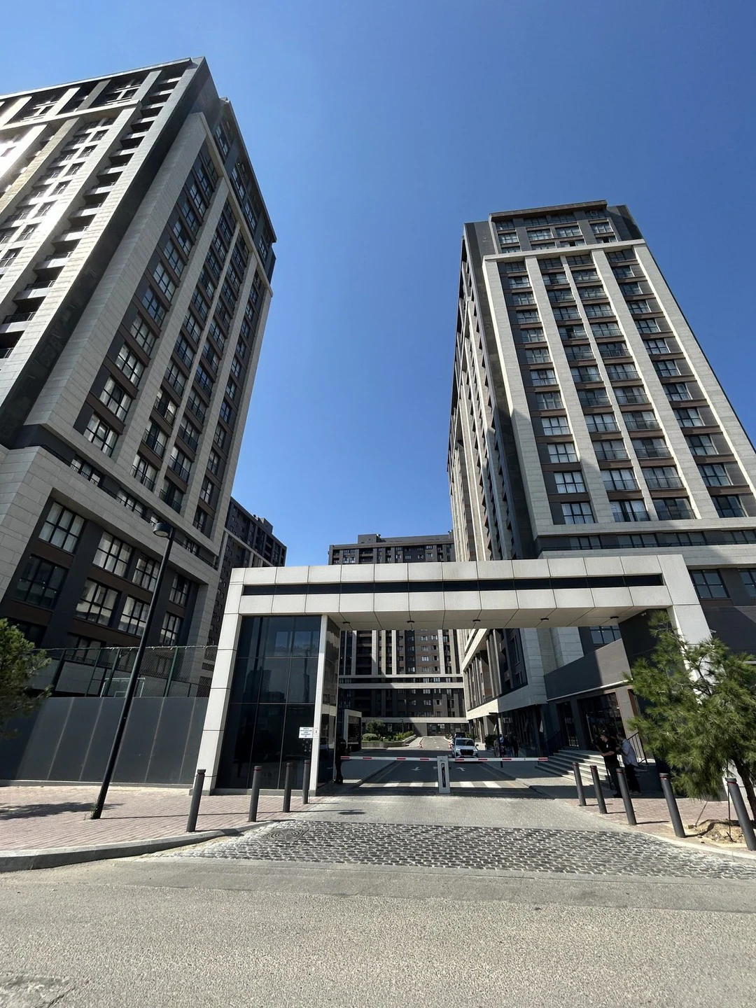 3-комн. квартира 127,4 м², Хатаинский район, Баку. Фото 1