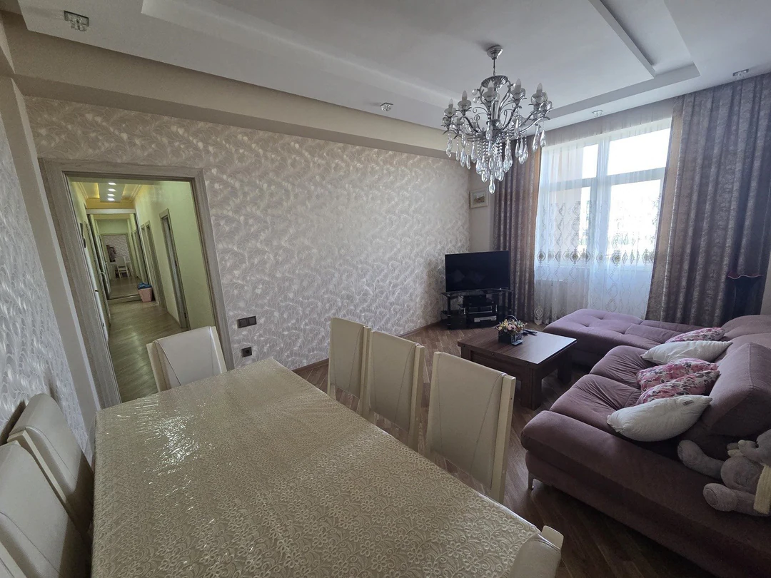 3 otaqlı 111 m² mənzil, Nizami, Bakı. Foto 1