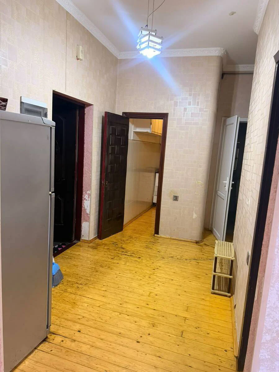 3-комн. квартира в аренду, 80 м², Хатаинский район, Баку — 3 этаж. Фото 1