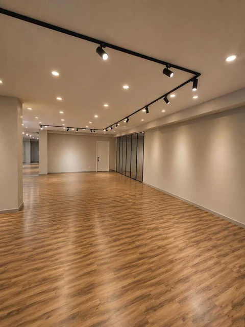 250 m² ofis